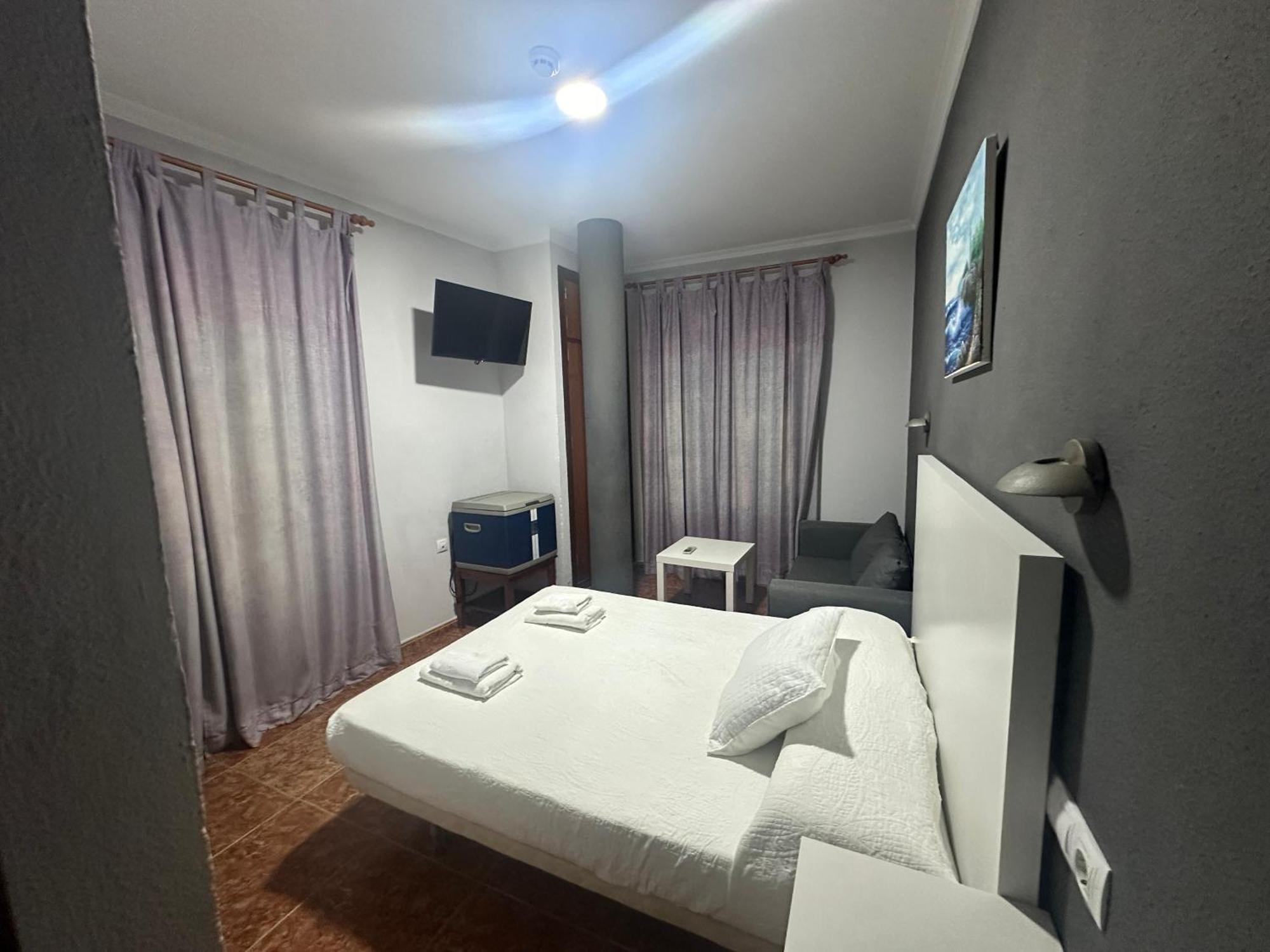 Hostal Tarik Hotel Tarifa Buitenkant foto