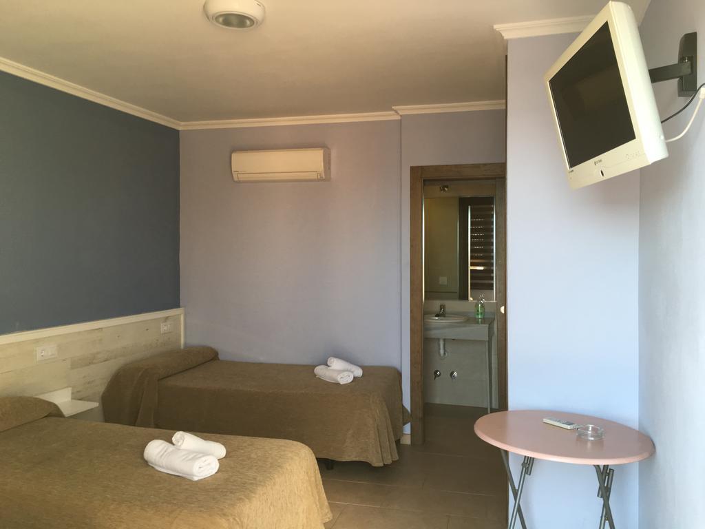 Hostal Tarik Hotel Tarifa Buitenkant foto